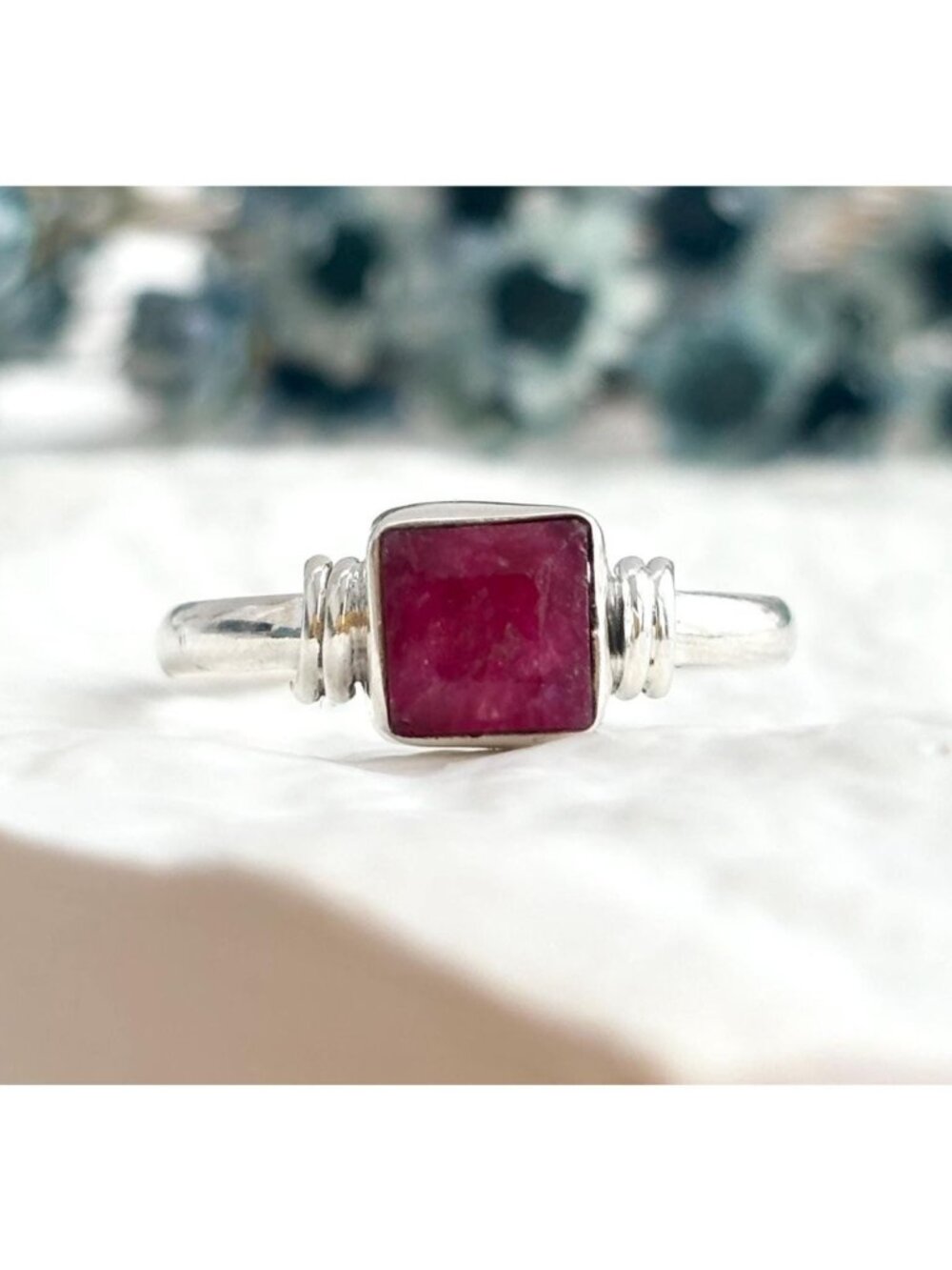 Ruby Faceted Gemstone Solitaire Sterling Silver 925 Vintage Ring - sz 8.5